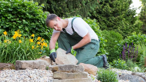 Solution pour Paysagiste : fournitures aménagement et végétaux chez AproPaysage et Pépinières Poulain, crédit photo Fotolia